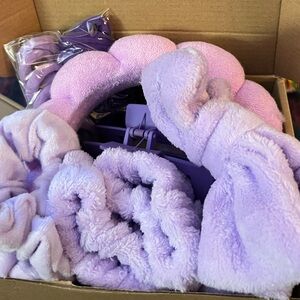 Purple and Pink makeup accessories kit NWT